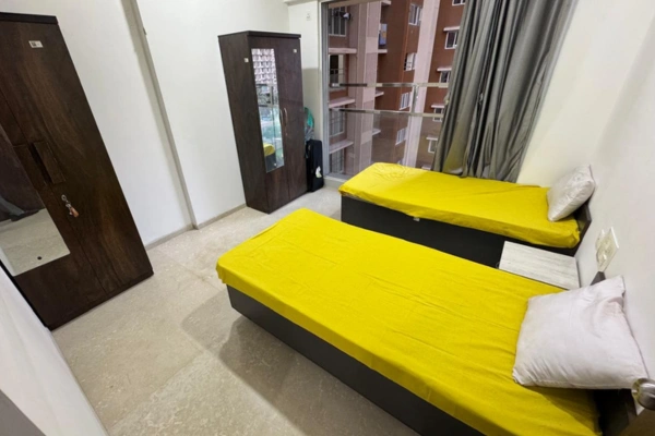 PG near Dindoshi Malad, pg near railway station, pg in mumbai with food