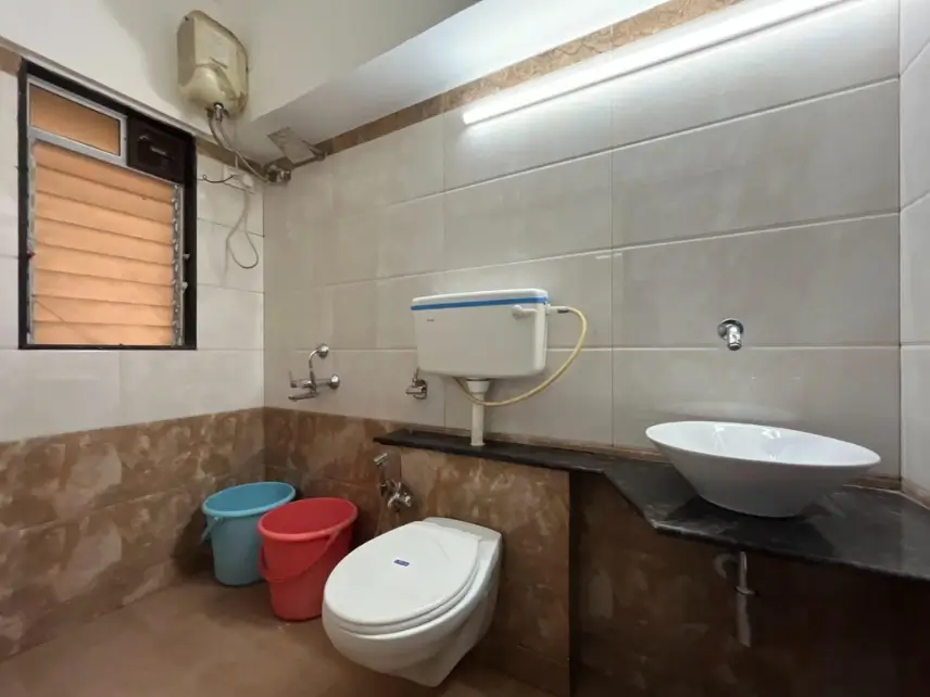 Clean attached bathroom, Parijat Tower Sakinaka