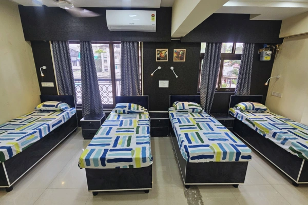 Near Station, Vile Parle West, pg in vile parle for student, male pg in vile parle